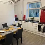 St Pauls Rd - Townhouse بيت للعطل برادفورد