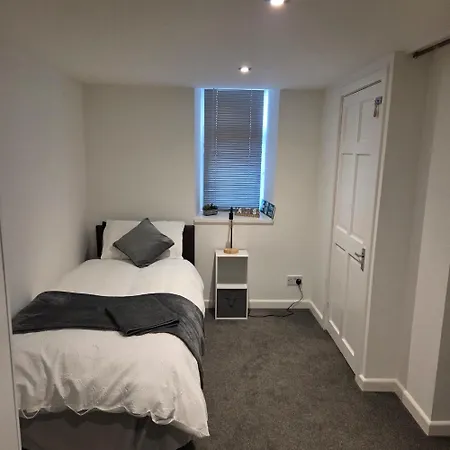 St Pauls Rd - Townhouse * برادفورد